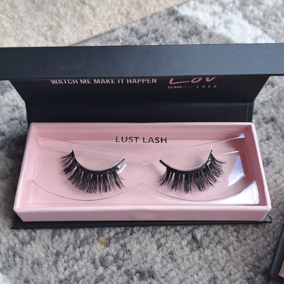 Glamnetic Magnetic Lashes - Silver - Picture 2 of 5